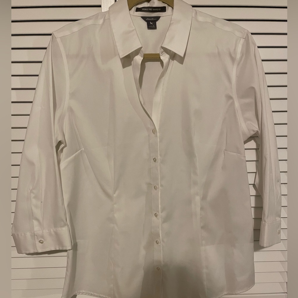 Eddie Bauer womens white no iron blouse. Size L EUC Worn once.